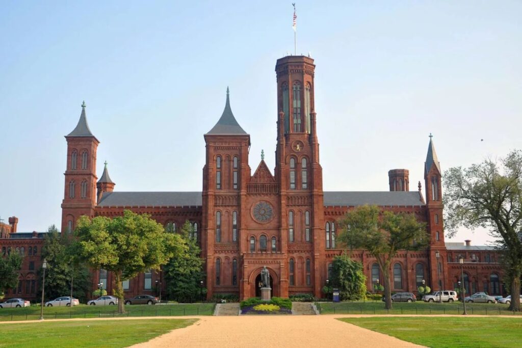 Smithsonian Museum - What are the Visiting Hours, Ticket Prices & Online Booking