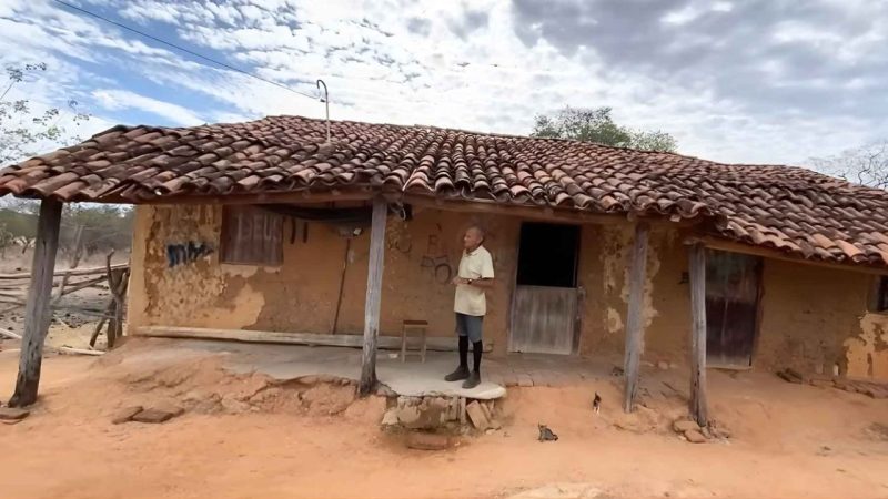 An 80-Year-Old Living Alone in a 1920 Adobe House Is Leaving Thousands Speechless