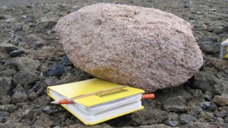 Pink Rocks in Antarctica Just Exposed a Structure 175 Million Years Old