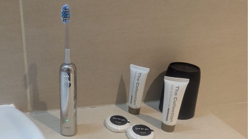 This Premium Toothbrush Does It All and Costs Less Than Expected