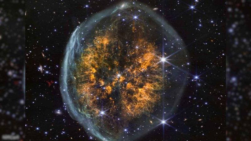 Webb Captured a Dying Star Shedding Its Layers and It Looks Like a Skull