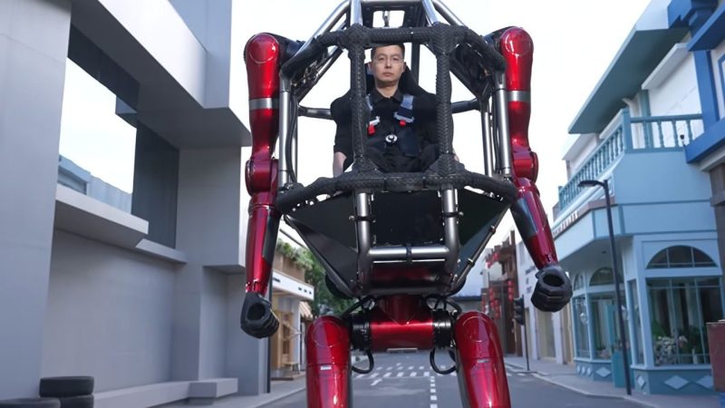 China Built a Robot Weighing Over 1,000 Pounds and It Has a Price Tag to Match