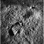 Earth Has Been Sending Pieces of Its Atmosphere to the Moon for Billions of Years